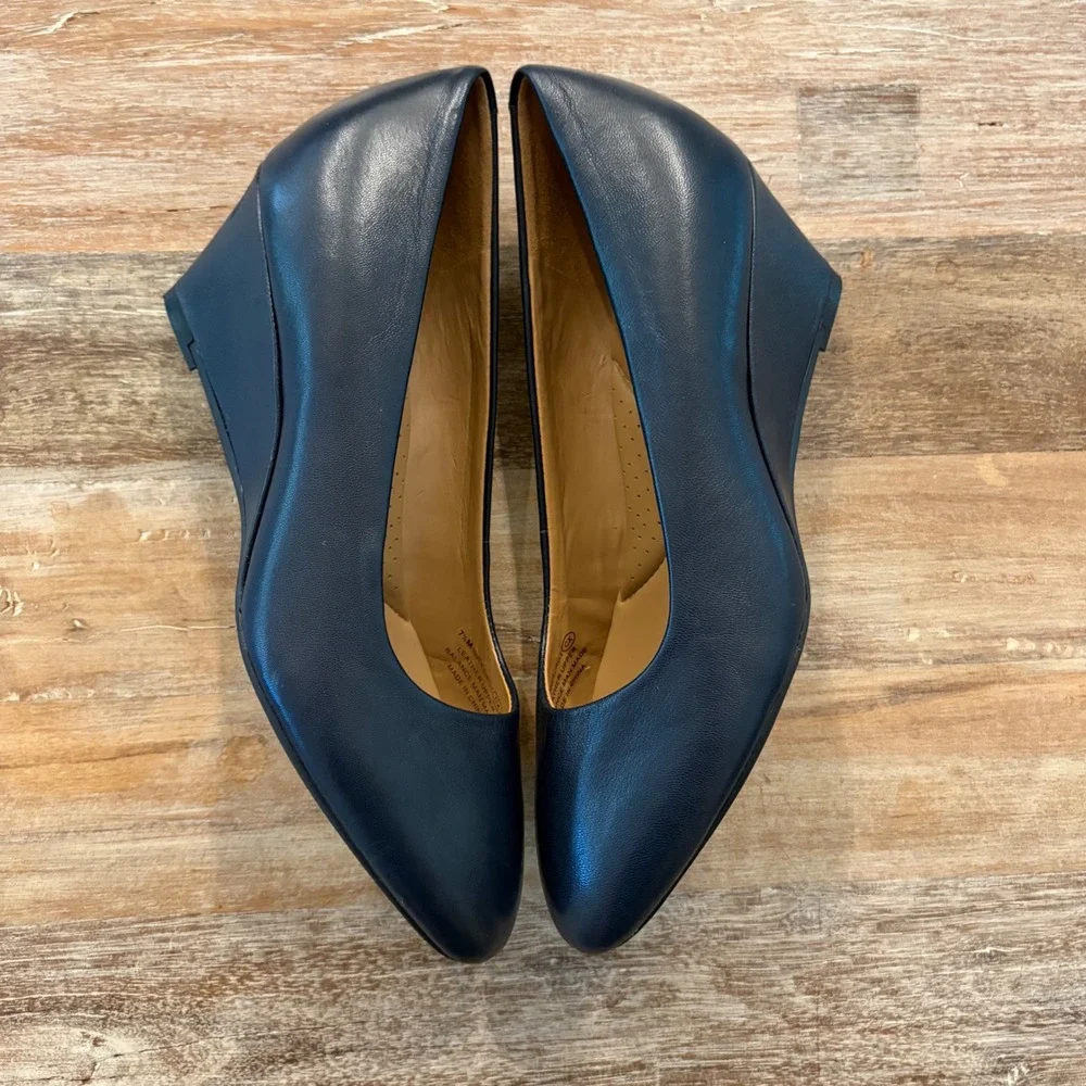Aerosoles Heelrest Inner Circle Navy Leather Wedge Pumps Shoes 7.5M Low Heel